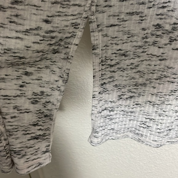 Women’s size 14/16 Lane Bryant long cardigan with side slits - Picture 5 of 6